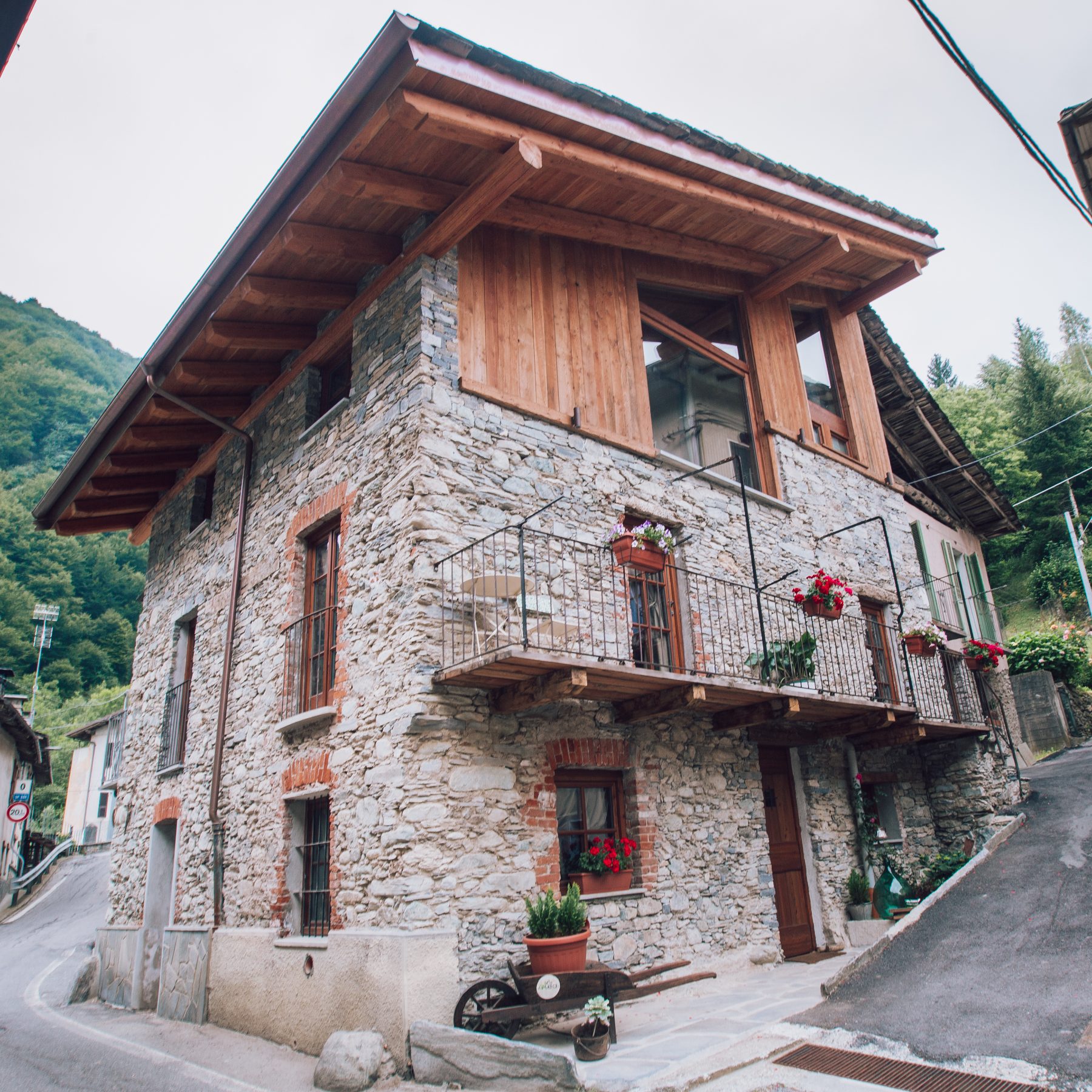 ca' mea / la casa di pietra e legno